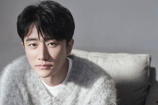 黄轩的书籍爆料视频大全,揭秘明星背后的故事与心路历程 第1张 黄轩的书籍爆料视频大全,揭秘明星背后的故事与心路历程 第1张